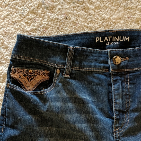 Chicos denim jeans size O with decorative pockets - Picture 6 of 7